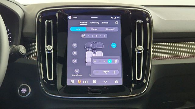 2026 Volvo XC40 Ultra Black Edition - Photo 23