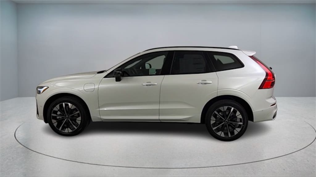 New 2026 Volvo XC60 plug-in hybrid T8 Plus SUV