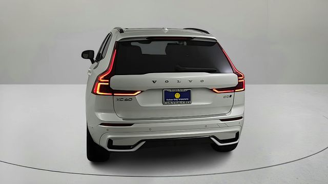 2026 Volvo XC60 B5 Ultra photo 5
