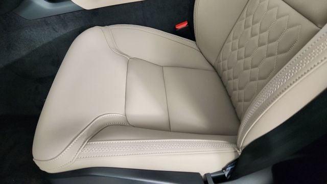 2026 Volvo XC90 Plus - Photo 13