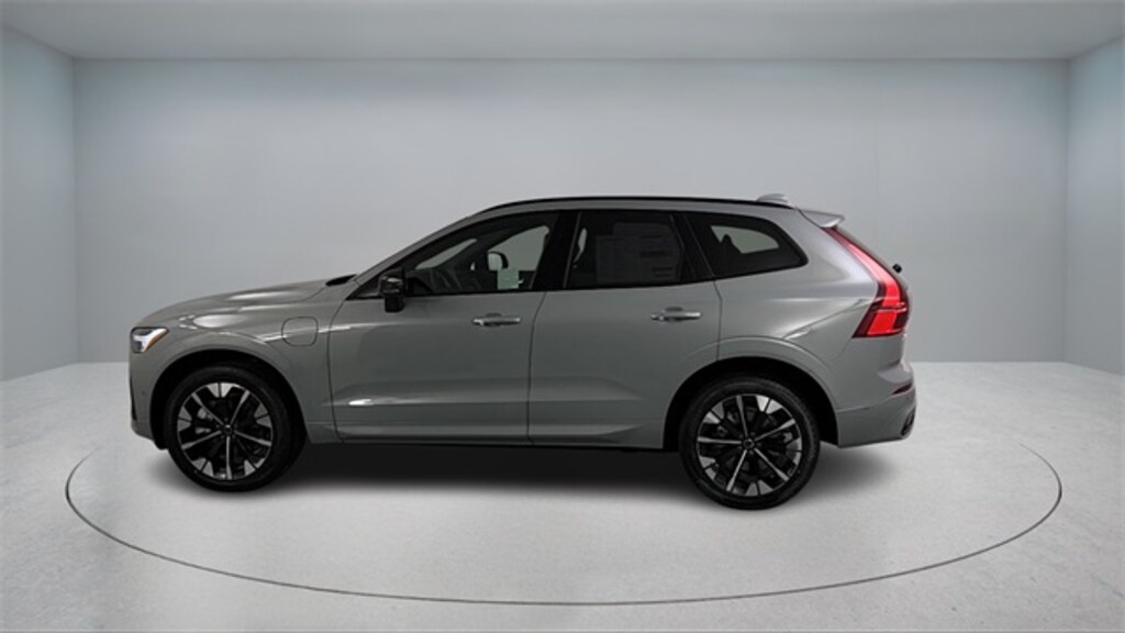 New 2026 Volvo XC60 plug-in hybrid T8 Plus SUV