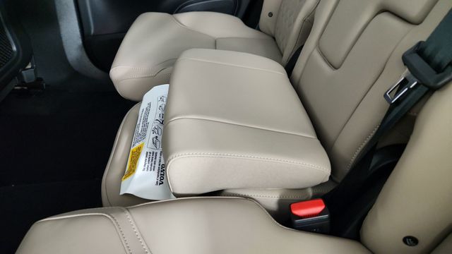 2026 Volvo XC90 Plus - Photo 32