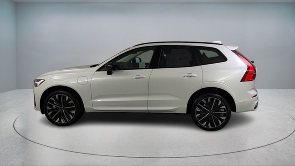 New 2026 Volvo XC60 plug-in hybrid T8 Ultra SUV