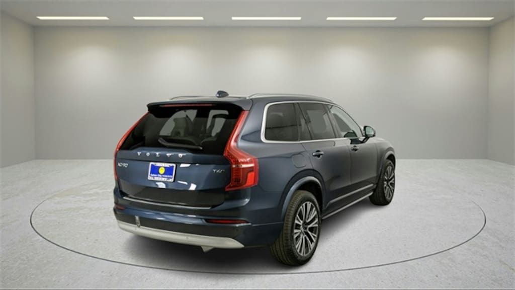 Certified 2022 Volvo XC90 T6 AWD Momentum 7 Seater SUV