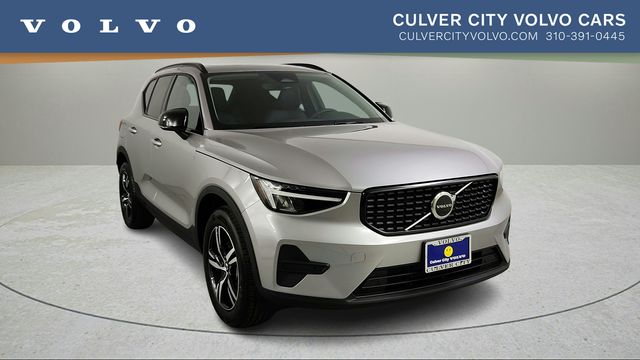 2026 Volvo XC40 SUV 