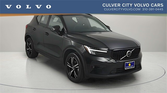 2023 Volvo XC40 B5 AWD Plus Dark SUV
