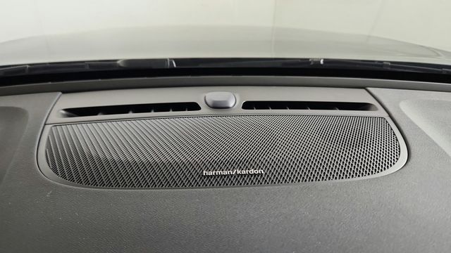 2026 Volvo XC40 Ultra Black Edition - Photo 24