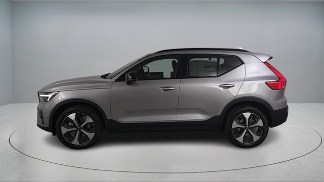 2026 Volvo XC40 B5 Plus photo 6