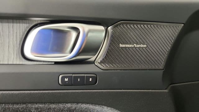 2026 Volvo XC40 Ultra - Photo 11
