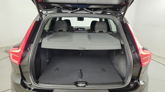 2026 Volvo XC40 Ultra Black Edition - Photo 40