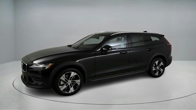 2026 Volvo V60 Cross Country Plus - Photo 8