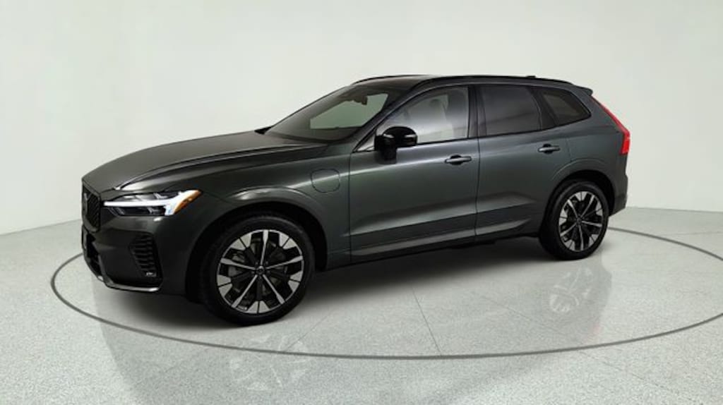 New 2026 Volvo XC60 plug-in hybrid T8 Plus SUV