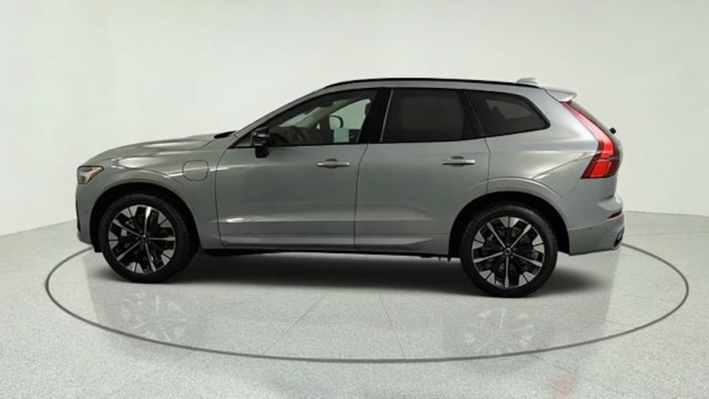 New 2026 Volvo XC60 plug-in hybrid T8 Plus SUV