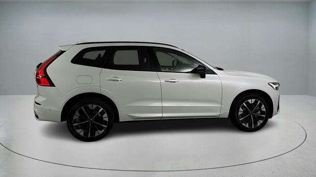 2026 Volvo XC60 B5 Ultra photo 2