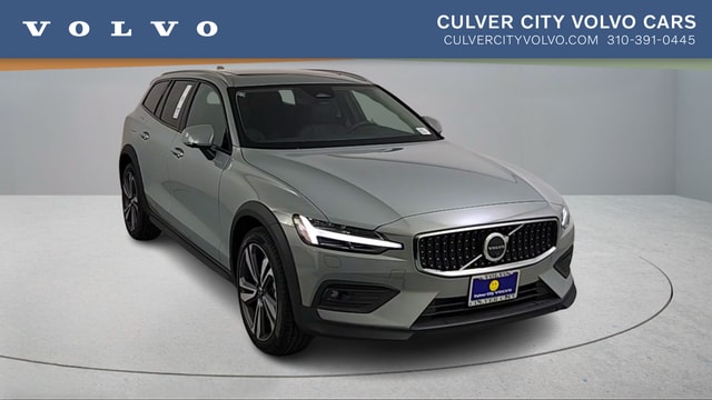 2026 Volvo V60 Cross Country B5 Plus AWD's photo