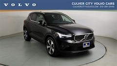 2025 Volvo XC40 B5 Plus Bright Theme SUV