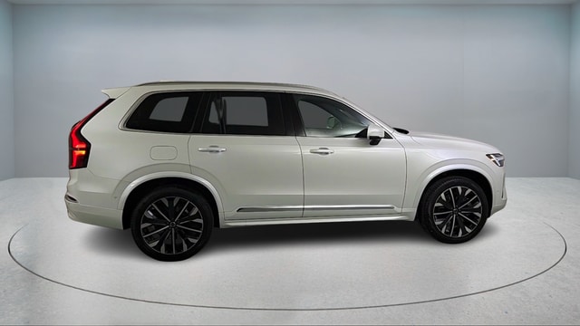2026 Volvo XC90 Plus - Photo 8