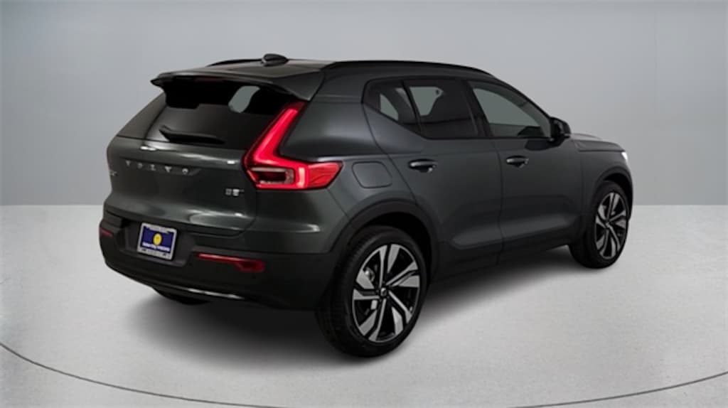 New 2026 Volvo XC40 B5 Ultra SUV