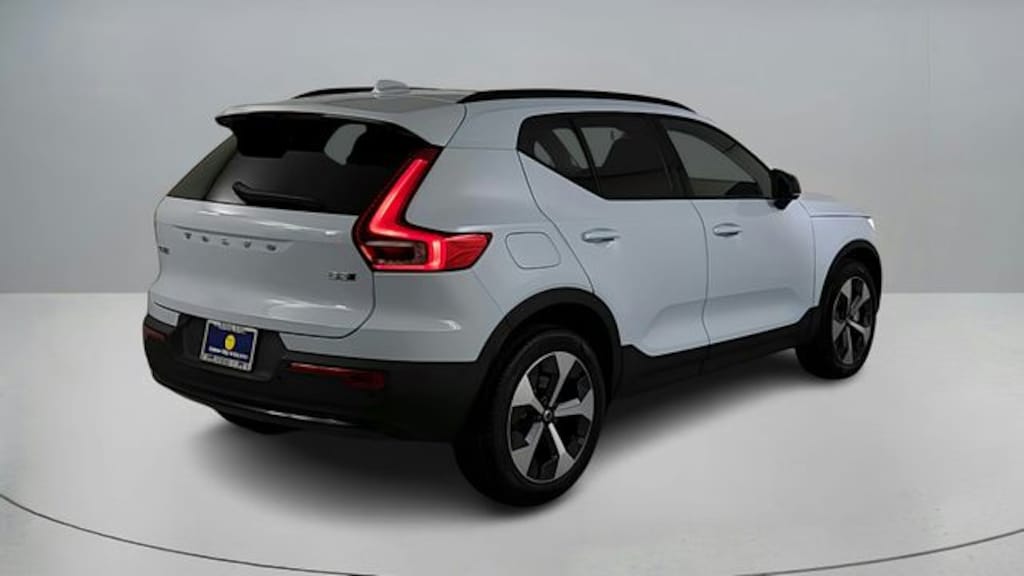 New 2026 Volvo XC40 B5 Plus SUV