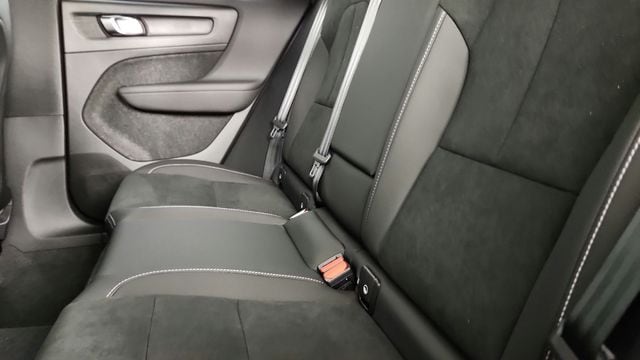 2026 Volvo XC40 Ultra Black Edition - Photo 30