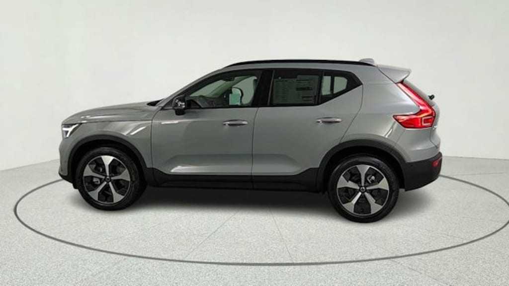 New 2026 Volvo XC40 B5 Plus SUV