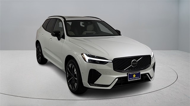 2026 Volvo XC60 Plus's photo