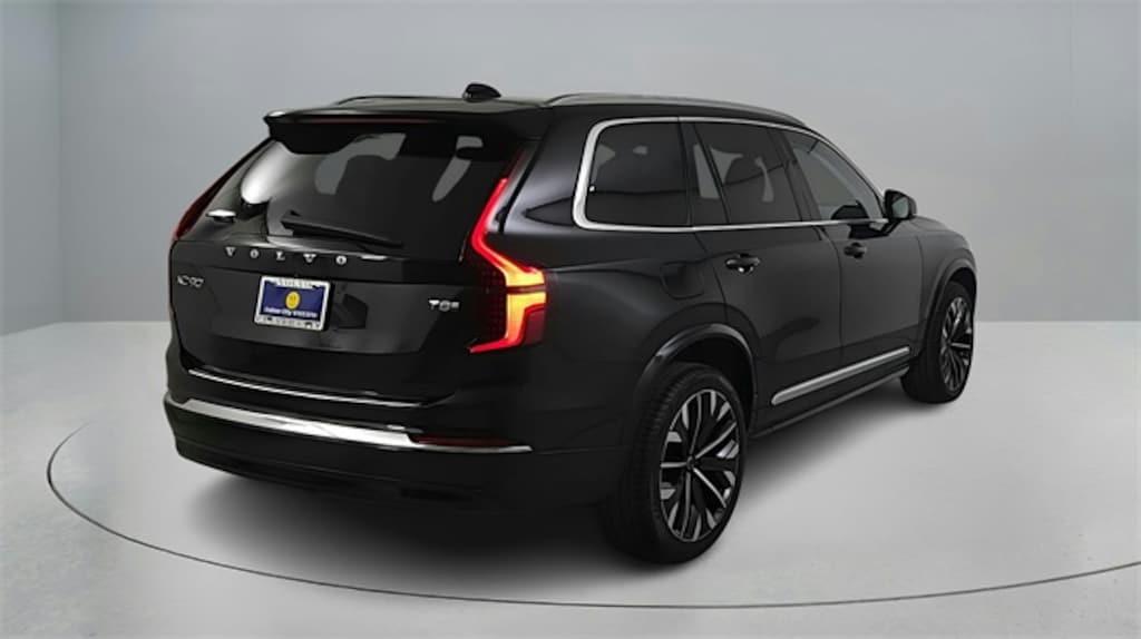 Used 2025 Volvo XC90 plug-in hybrid T8 (2025.5) Plus 7-Seater SUV