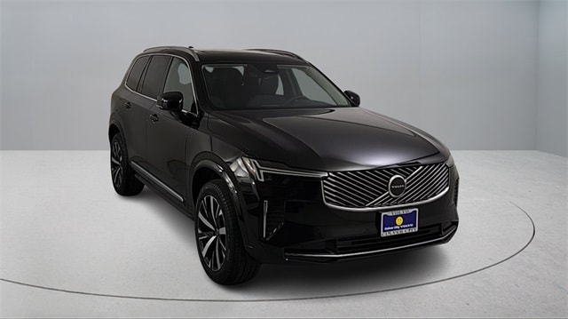 2026 Volvo XC90 Core's photo
