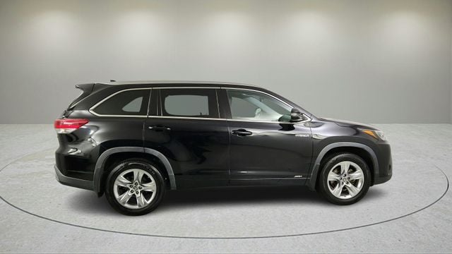 2019 Toyota Highlander Hybrid Limited V6 photo 2