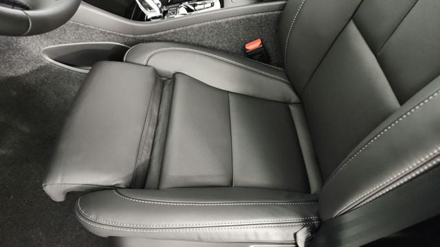 2026 Volvo XC40 Ultra - Photo 13