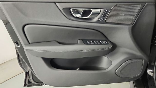 2026 Volvo V60 Cross Country Plus - Photo 9