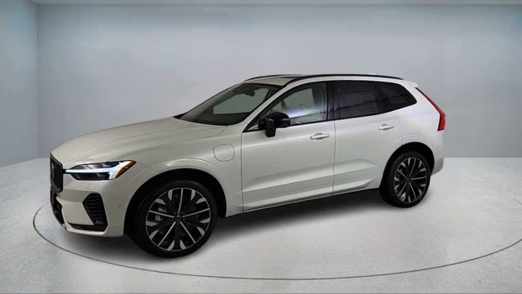 New 2026 Volvo XC60 plug-in hybrid T8 Ultra SUV