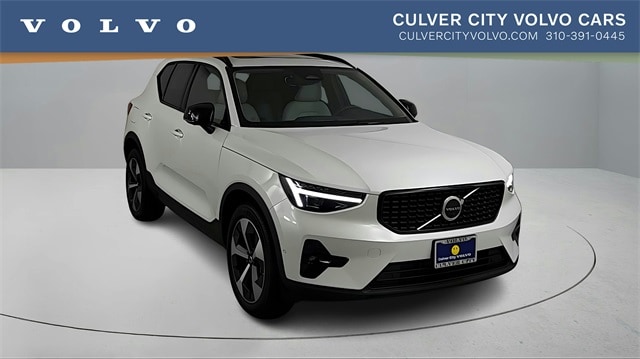 2026 Volvo XC40 Plus's photo