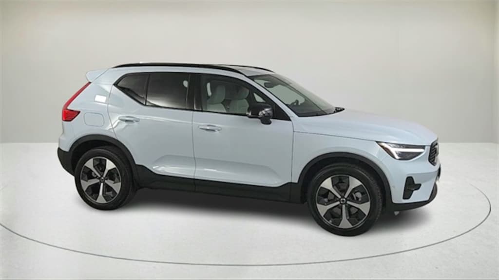 Certified 2026 Volvo XC40 B5 Plus SUV