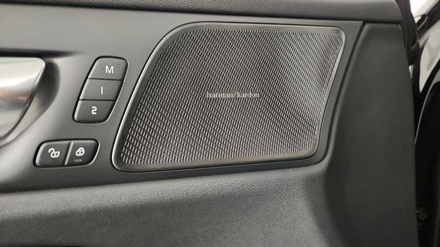 2026 Volvo V60 Cross Country Plus - Photo 11