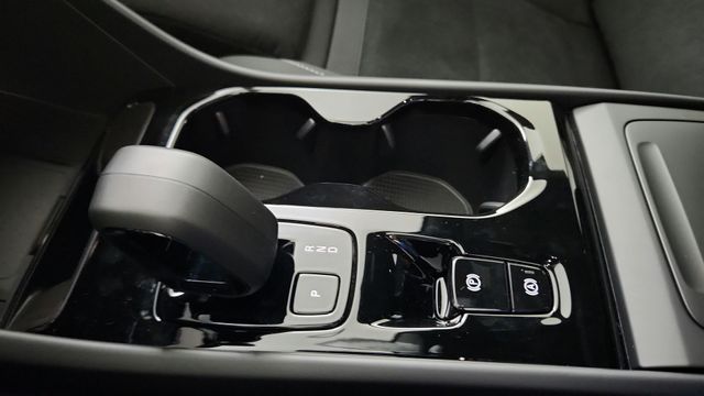 2026 Volvo XC40 Ultra Black Edition - Photo 17