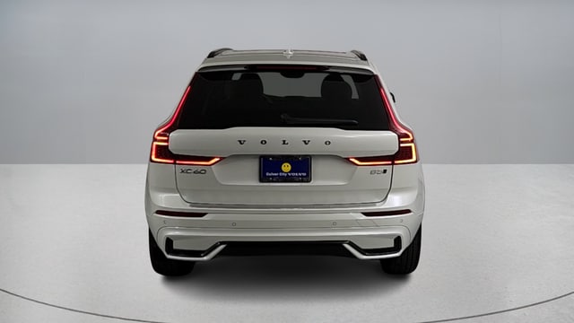 2026 Volvo XC60 B5 Ultra photo 4