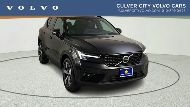 2026 Volvo XC40's photo