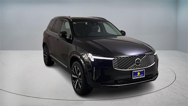 2026 Volvo XC90 Core's photo