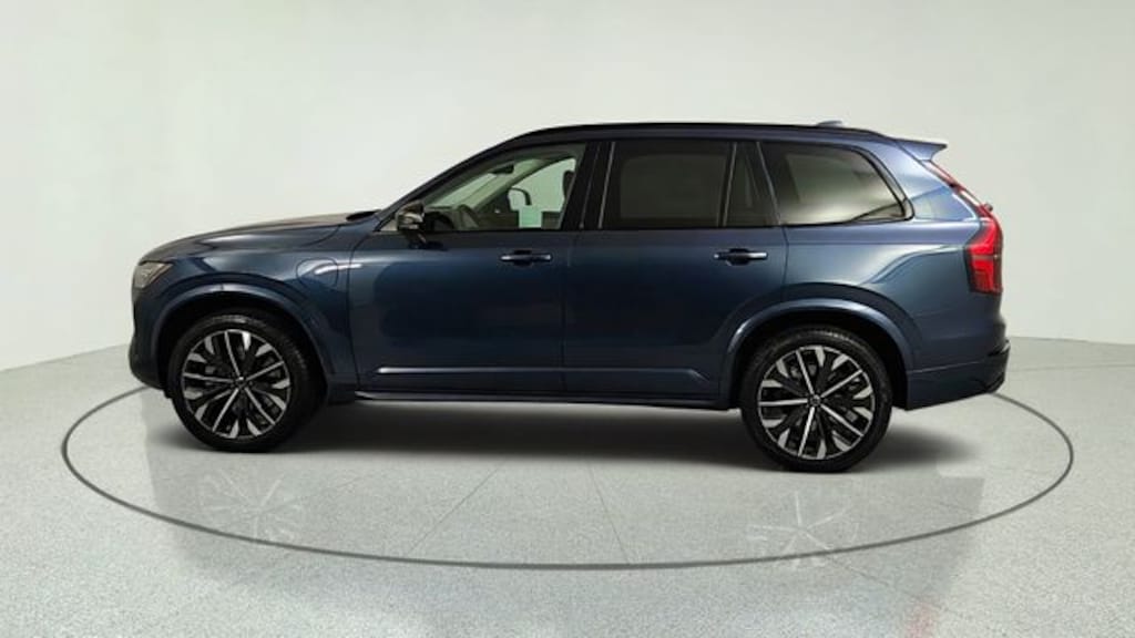 New 2026 Volvo XC90 plug-in hybrid T8 Ultra Dark Theme 7-Seater SUV