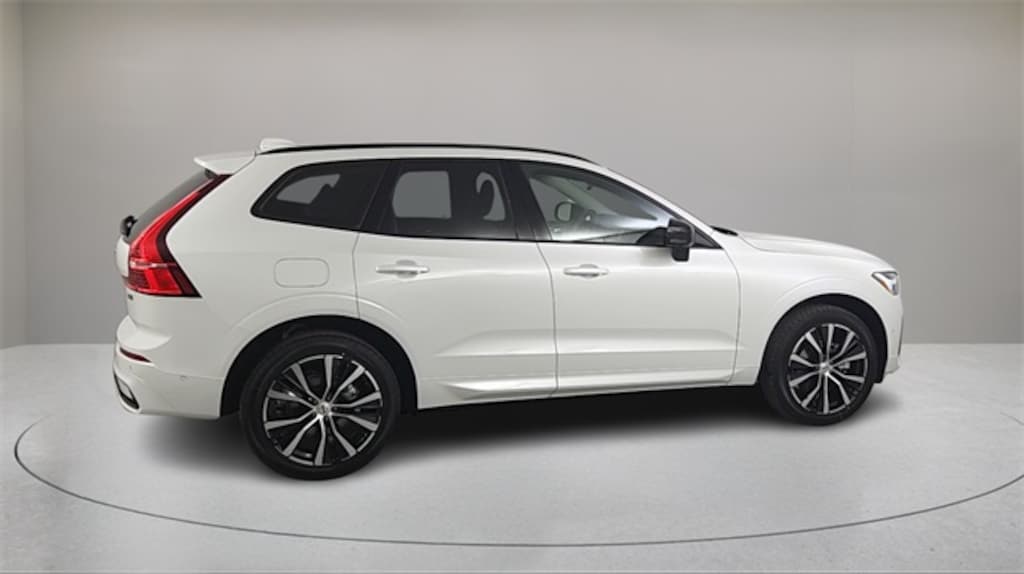 New 2025 Volvo XC60 B5 Plus SUV