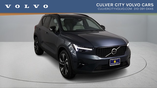 2026 Volvo XC40 SUV 