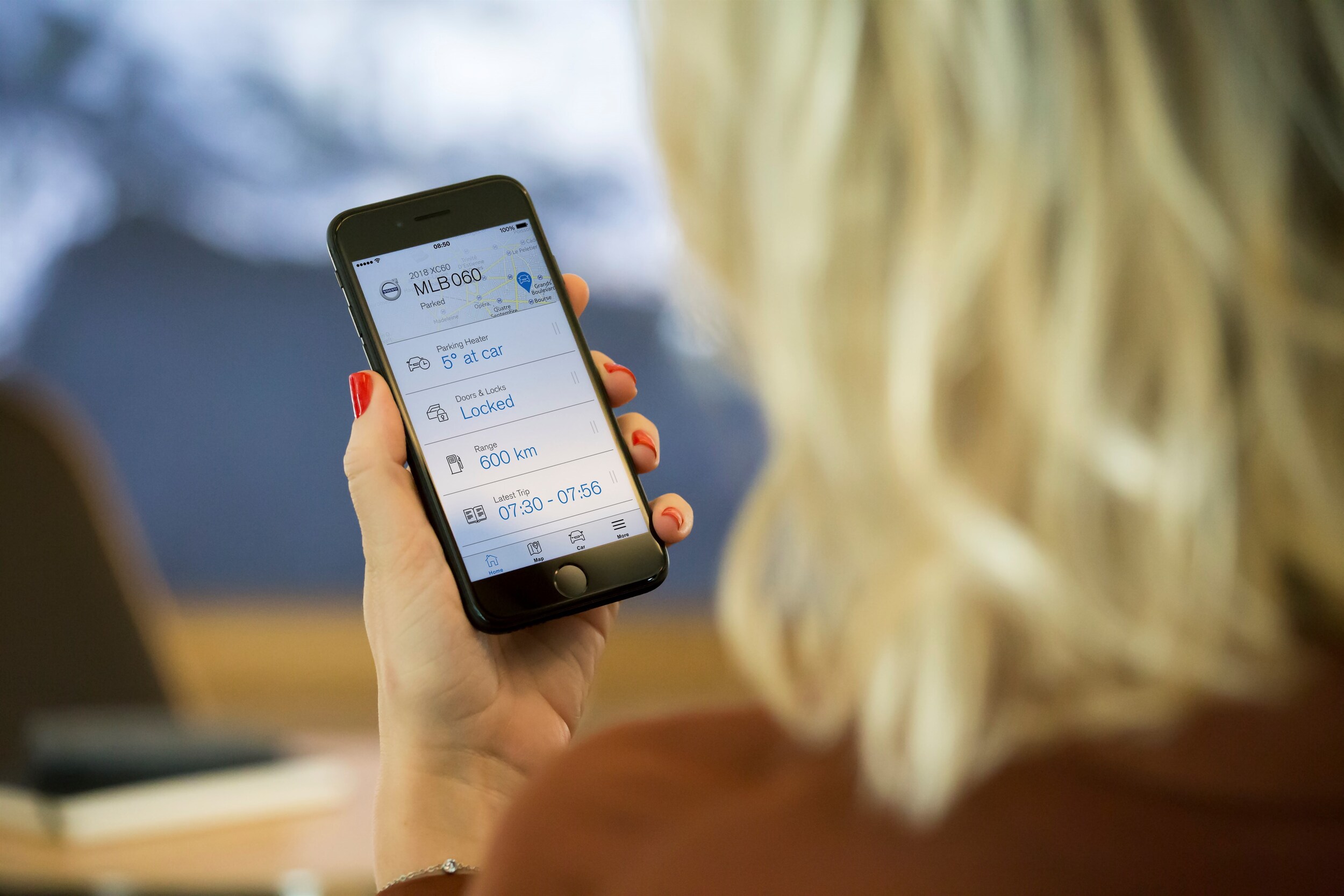 206688_The_updated_Volvo_On_Call.jpg Volvo On Call Displayed on Mobile Device