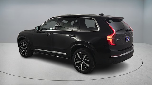 2026 Volvo XC90 B5 Core photo 5