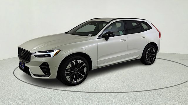 2026 Volvo XC60 B5 Plus photo 4