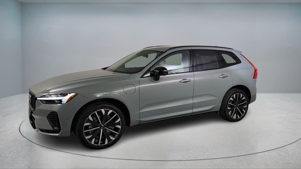 New 2026 Volvo XC60 plug-in hybrid T8 Ultra SUV