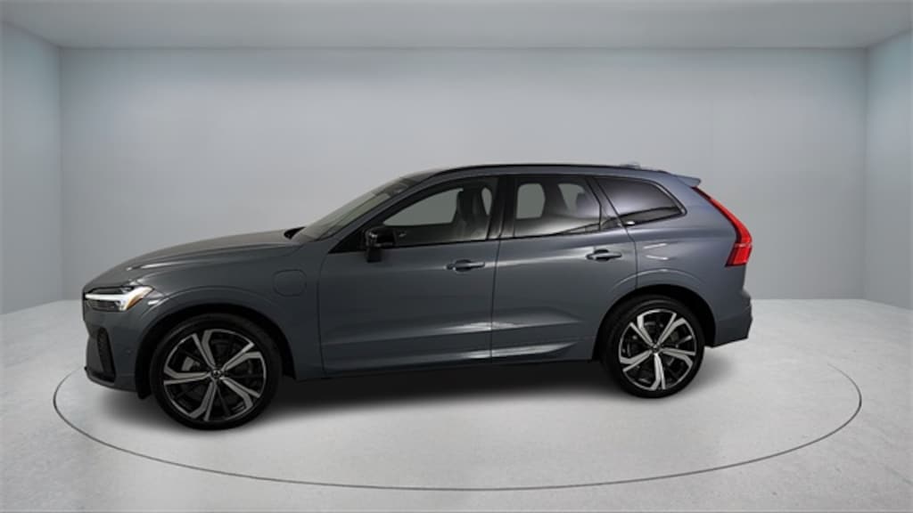 Certified 2023 Volvo XC60 Recharge Plug-In Hybrid Ultimate Dark SUV