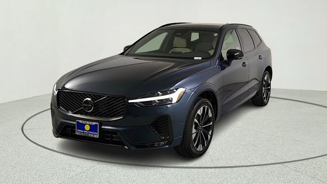 2026 Volvo XC60 B5 Plus photo 2