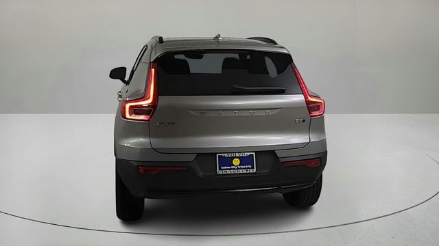 2026 Volvo XC40 B5 Ultra photo 4