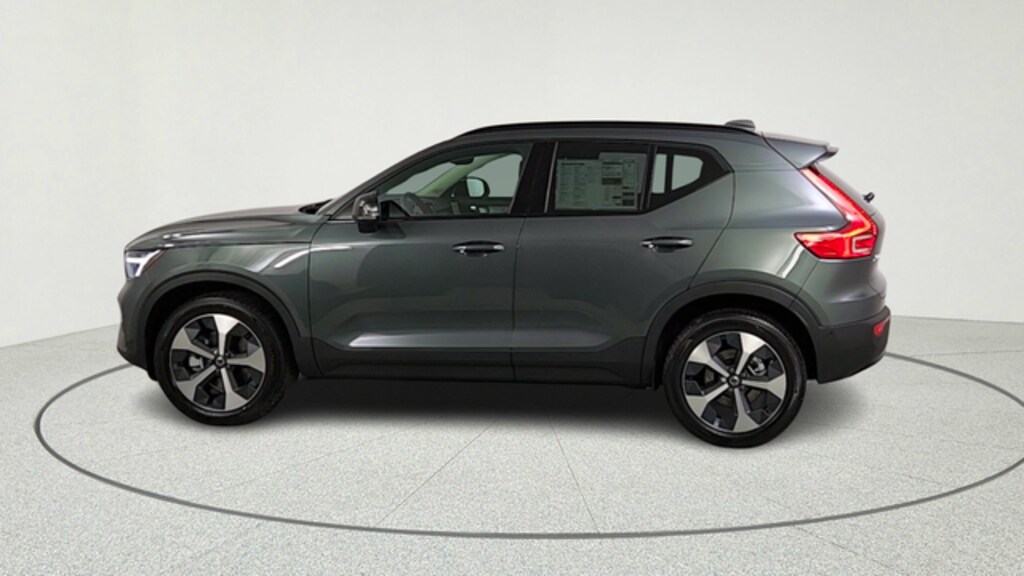 New 2026 Volvo XC40 B5 Plus SUV
